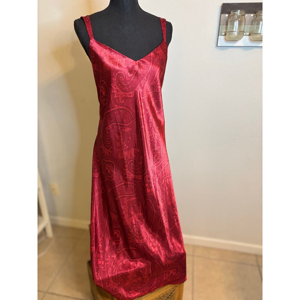 FR2 Satin Feel Paisley Nightgown or Evening Dress 1X